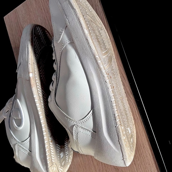 Champion running shoes - Picture 2 of 4